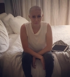 Шэннен Доэрти без волос