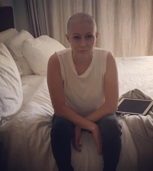 Шэннен Доэрти без волос