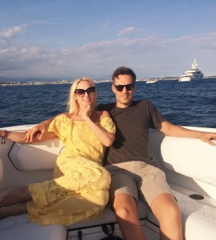 Кристина Орбакайте поделилась подробностями своего семейного отпуска во Франции