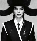 Кендалл Дженнер обескуражила поклонников новым образом на страницах японского глянца