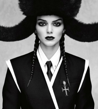 Кендалл Дженнер обескуражила поклонников новым образом на страницах японского глянца