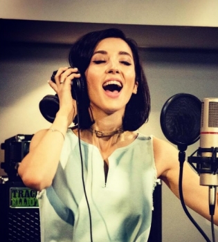 Анна Завальская, Александр Пономарев, Мика Ньютон и другие звезды Украины взорвали сеть патриотическим клипом &quot;Оберіг&quot;