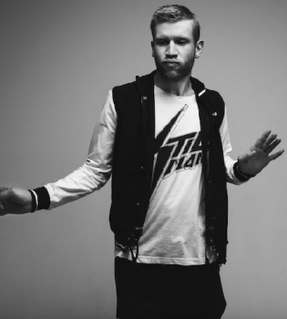 Иван Дорн в Америке побрился наголо