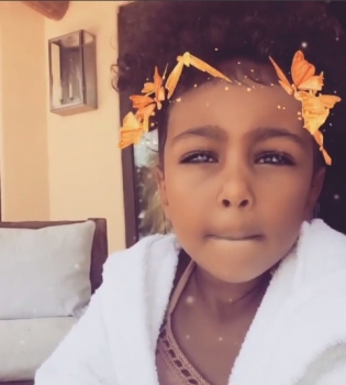 Привет из Мексики: трехлетняя дочь Ким Кардашьян опубликовала забавное видео