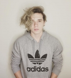 Горячо: Бруклин Бекхэм оголил накачанный торс