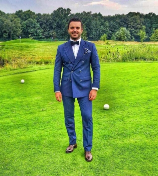 Ведущий шоу &quot;Холостяк&quot; Григорий Решетник показал свадебное фото