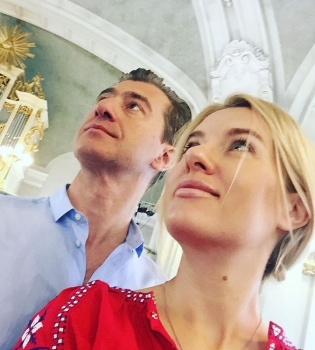 Ольга Горбачева показала паспорт с фамилией мужа