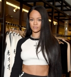 Сексуальная Рианна блистает на презентации своей коллекции для Puma