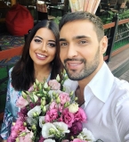 Виталий Козловский и его возлюбленная не скрывают нежных чувств на свадьбе друзей