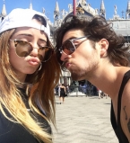 Надя Дорофеева соблазняет стройной фигурой на отдыхе с мужем