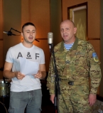 Тарас Тополя спел песню в дуэте с бойцом АТО