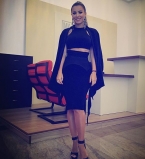 Ани Лорак вышла на сцену в соблазнительном платье-ночнушке