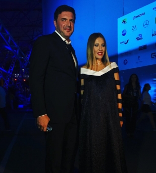 Беременная Ксения Собчак в день рождения мужа впервые показала округлившийся живот крупным планом