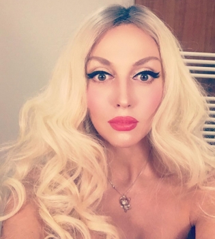 Оля Полякова отпраздновала годовщину свадьбы в дороге