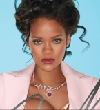 Соблазнительница Рианна оголилась на страницах глянца