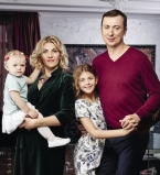 Валерий Жидков с женой и детьми