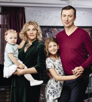 Валерий Жидков с женой и детьми