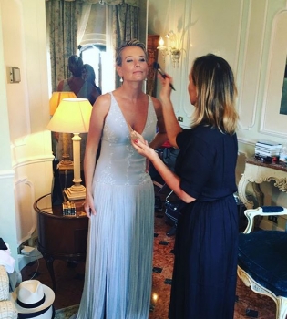 Юлия Высоцкая продемонстрировала стройную фигуру в купальнике