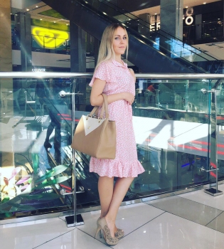 Певица Alyosha показала заметно подросшего сына