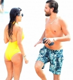 Фотофакт: Кортни Кардашьян отдыхает с бывшим супругом Скоттом Дисиком