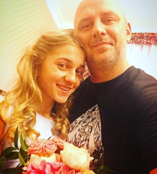 Потап поздравил свою падчерицу с днем рождения