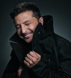 Владимир Зеленский примерил юбку и украинскую вышиванку