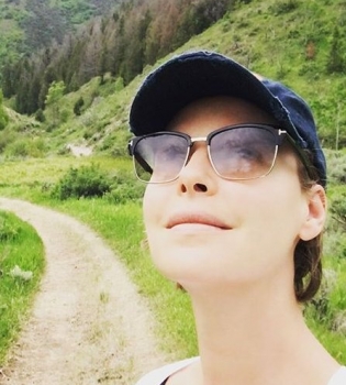 Красота материнства: беременная Кэтрин Хейгл продемонстрировала изменения в фигуре