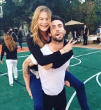 Бехати Принслу и Адам Ливайн показали первый снимок новорожденной дочери