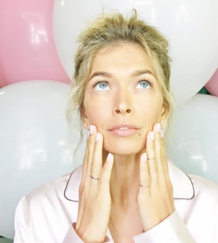 Вера Брежнева рассказала, как выбирала школу для младшей  дочери