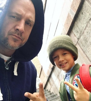 Потап и его жена засыпали сеть снимками с подросшим сыном