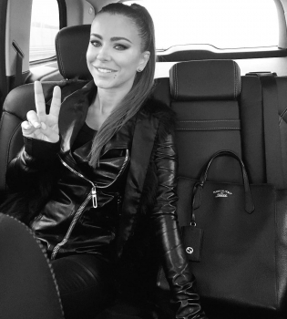 Дочь Ани Лорак поздравила маму с днем рождения трогательной песней