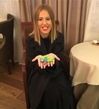 Ксения Собчак демонстрирует нереальные позы в йоге с беременным животом