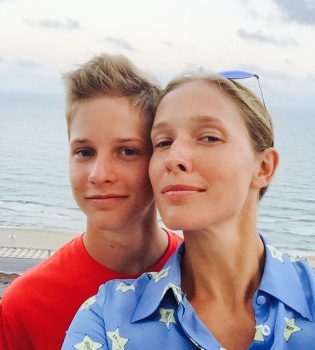 Уже совсем большой: сыну Кати Осадчей исполнилось 14 лет