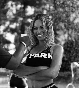 Богиня спорта: Бейонсе снялась в новой рекламной кампании собственного бренда