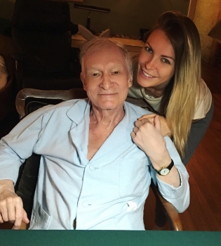 90-летний основатель Playboy прокомментировал слухи о страшной болезни