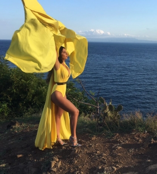 Анна Седокова самостоятельно сняла невероятно красивый клип на новую песню