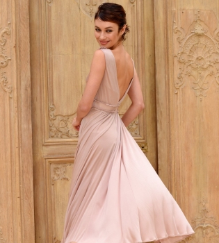 Ольга Куриленко блистает в изысканном наряде на модном показе Valentino