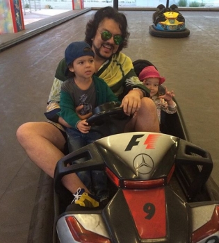 Дети Филиппа Киркорова впервые прошлись по красной дорожке