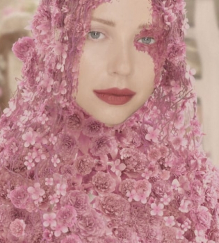 Тина Кароль в новом клипе