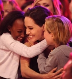 Анджелина Джоли временно получила полную опеку над детьми