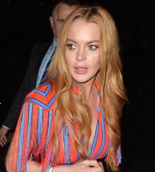 Линдси Лохан лишилась половины пальца во инцидента на отдыхе