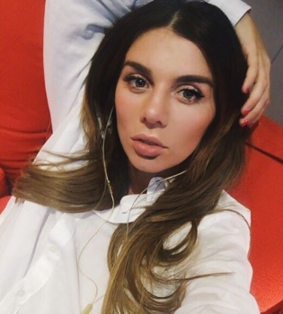 Анна Седокова интригует нежными снимками с подопечным Константина Меладзе