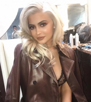 Кайли Дженнер сменила имидж