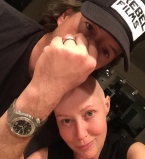 Онкобольная Шэннен Доэрти показала свадебное фото