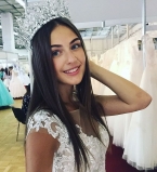 Алена Лесык в свадебном платье