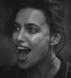 Черно-белый шик: Ирина Шейк снялась в фотосессии легендарного Питера Линдберга