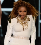 50-летняя сестра Майкла Джексона ждет первенца