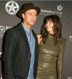 Джастин Тимберлейк без бороды и Джессика Бил в кожаном наряде: звездные супруги вышли в свет