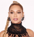 Элегантная откровенность: Бейонсе соблазняет публику прозрачным нарядом