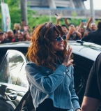 В сети впервые появились снимки Селены Гомес с больницы